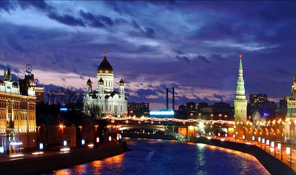 Москва наслаждение. Одиночество больших городов. Москва обои. Москва река ночью. Красивые места в москве.