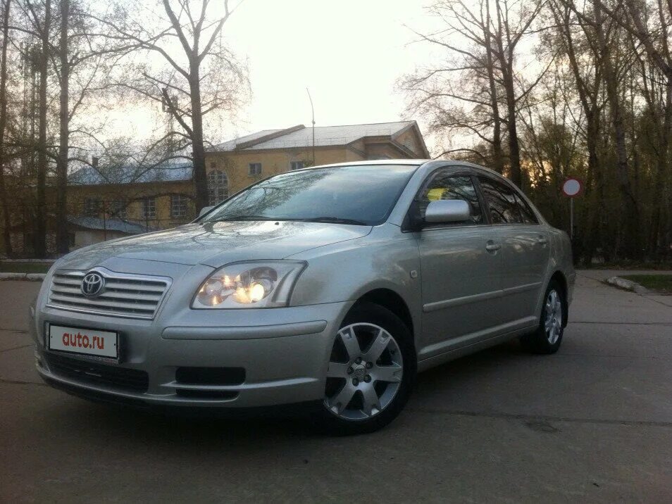 авенсис 2005 года
