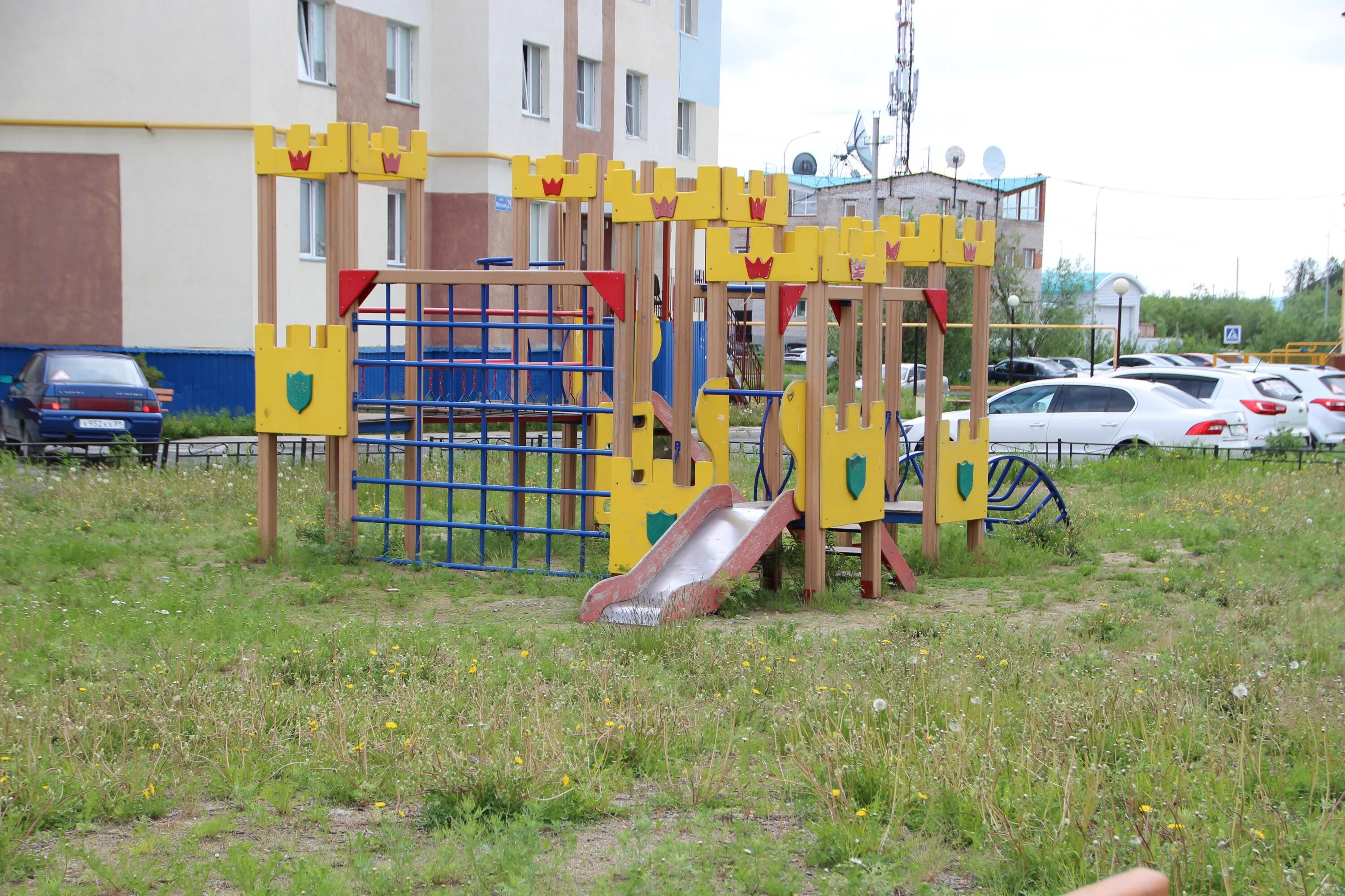 Площадки салехард. Ирбит детская площадка на площади Жукова. Снежногорск детская площадка. Старая детская площадка. Ирбит площадки детские площадки.