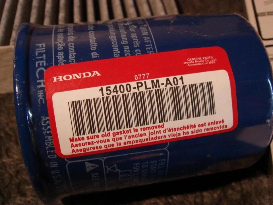 Масляный фильтр аккорд. Фильтр масляный Хонда фит 1.3 2003. Фильтр масляный Хонда фит 1.3 артикул. Масляный фильтр Хонда фит 2011. Фильтр масляный Honda Fit 2003.