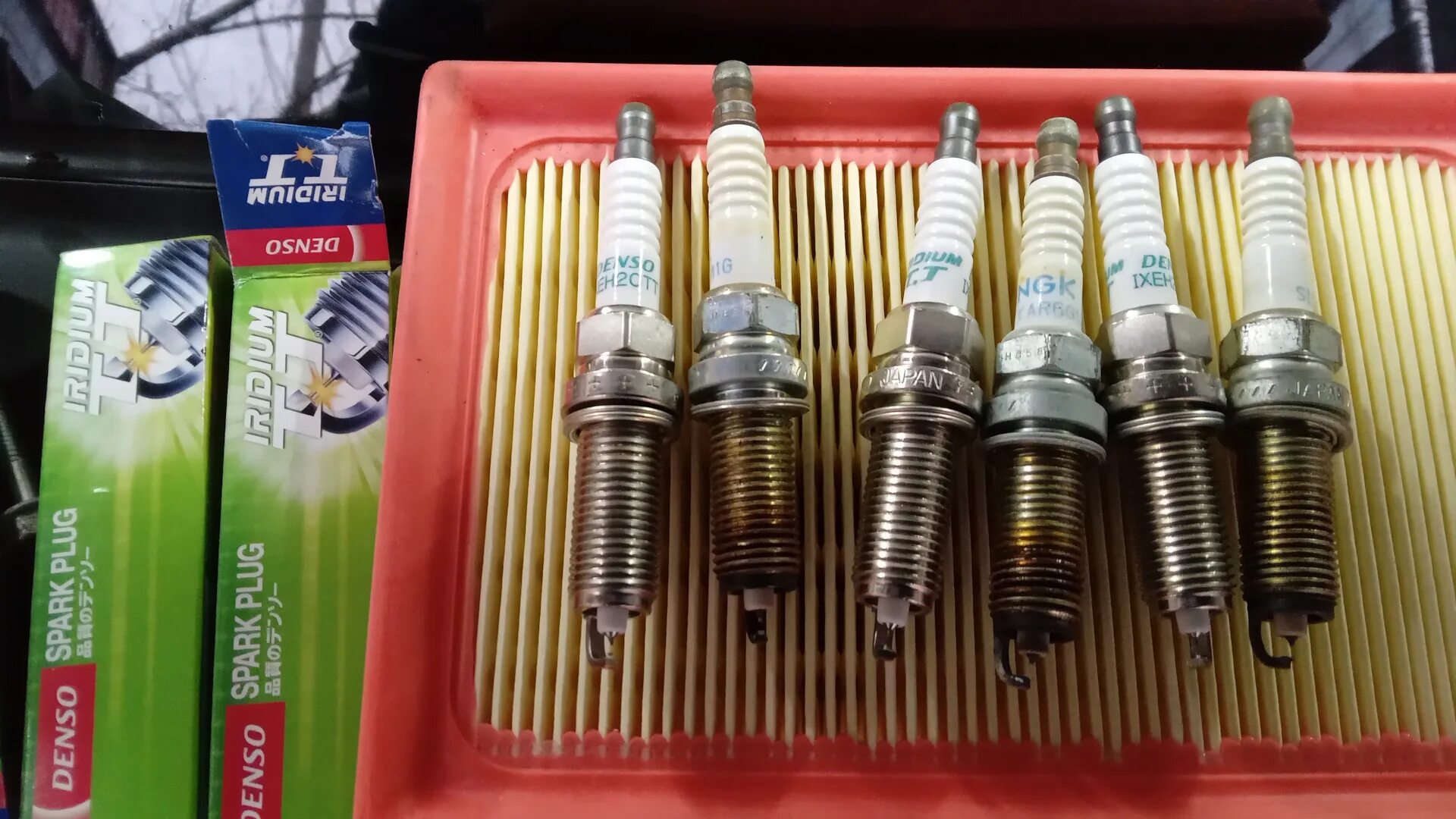 Denso 3043. Beru z21 свеча зажигания. Spark plug свечи зажигания. Лучшая фирма свечей зажигания. Брендированные свечи.