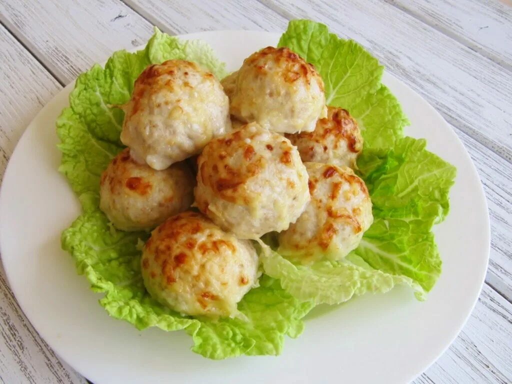 котлеты из семги. котлеты с сыром на пару. фишболы из трески. кнели из кур с рисом. рисовые биточки фаршированные.