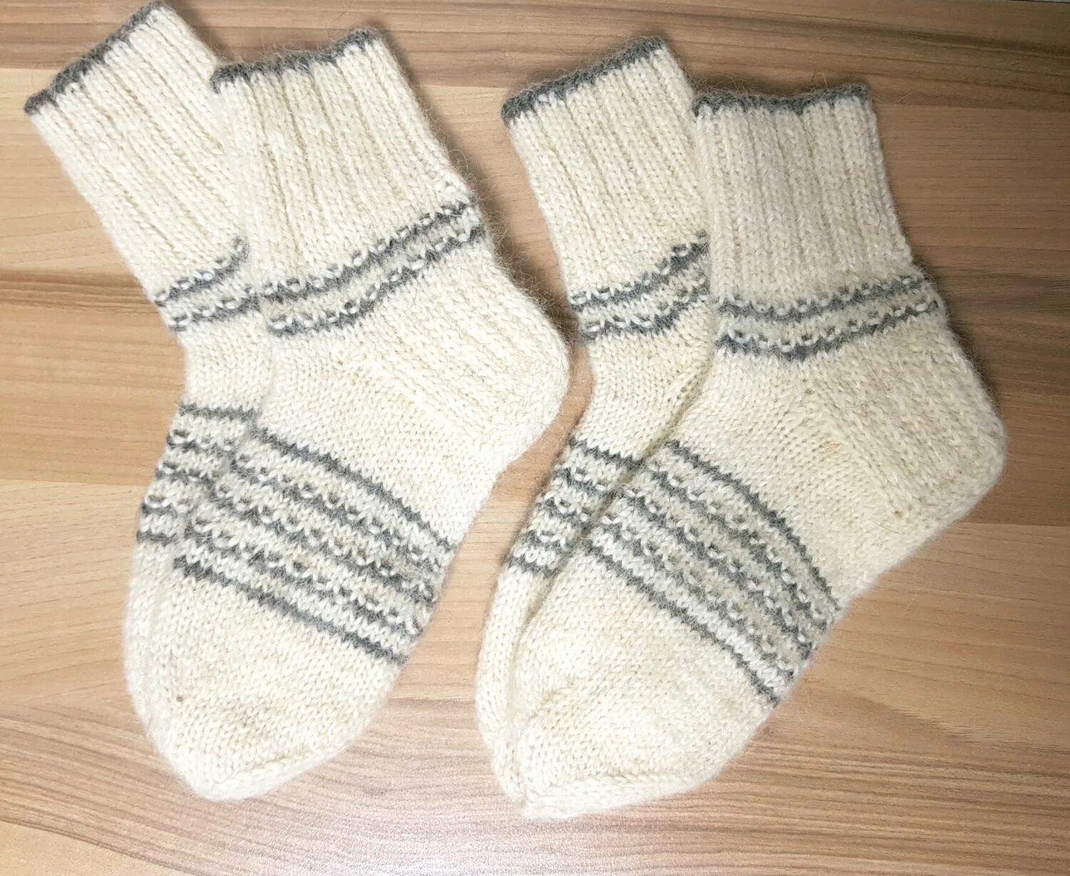 Носки мужские YAMEINA Knitting. Вязание спицами носки. Носочки вязаные женские. Красивые носочки спицами. Носочки просто