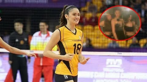Milli voleybolcu Zehra Güneş'in kardeşleri İrem Güneş ile Mina Güneş&a...