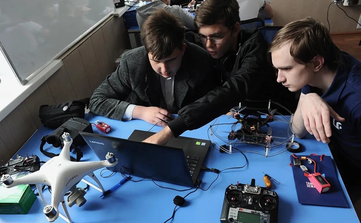 Кадетский класс в московской школе. Колледж бпла оператор. Эксплуатация беспилотных авиационных систем worldskills. Колледж бпла оператор. Оператор бпла колледжи.