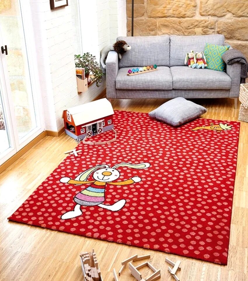 Ребенок на ковре. Коврики в комнату маленькие. Ковер la redoute. Коврик для детской lorena canals розовый. Коврики для детской комнаты.