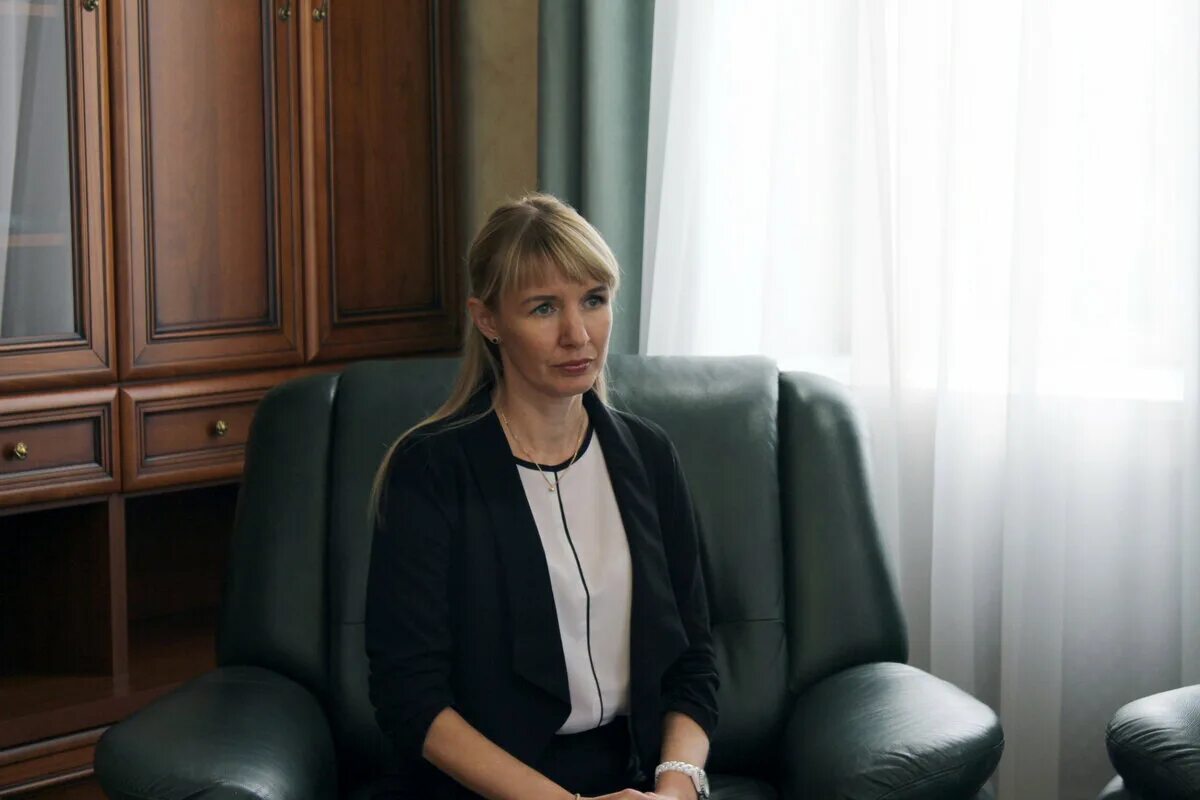 Директор школы 10 воткинск. Новый директор школы. Новый директор школы. Новый директор школы. Директор школы г.