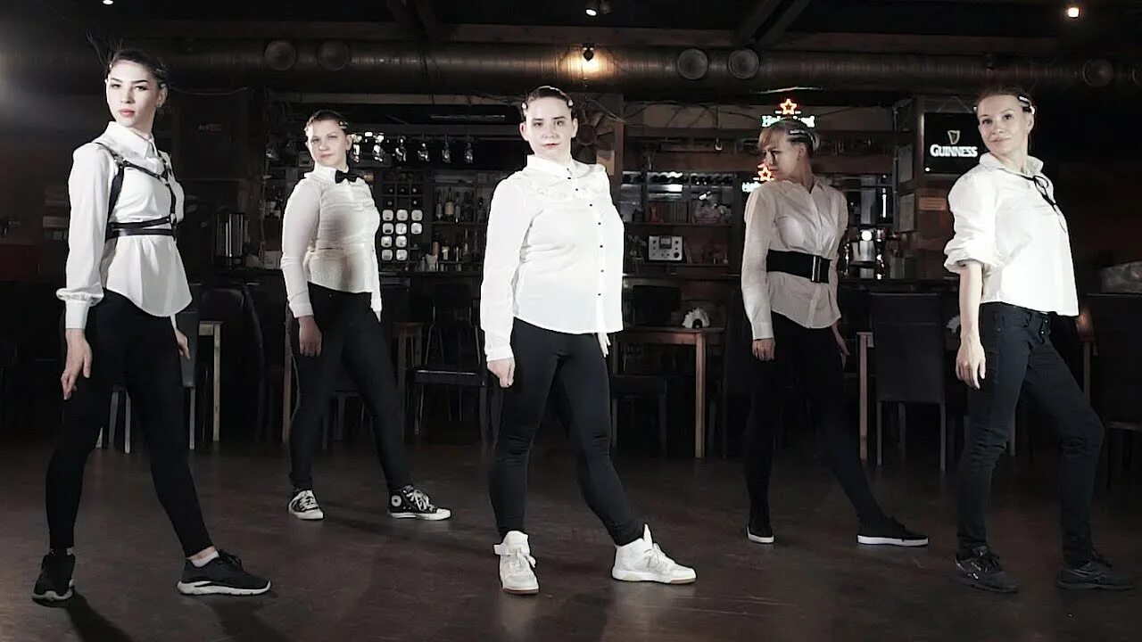 Still it can be a. Feel it still pentatonix. feel it still. музыка feel it still танцы под нее.