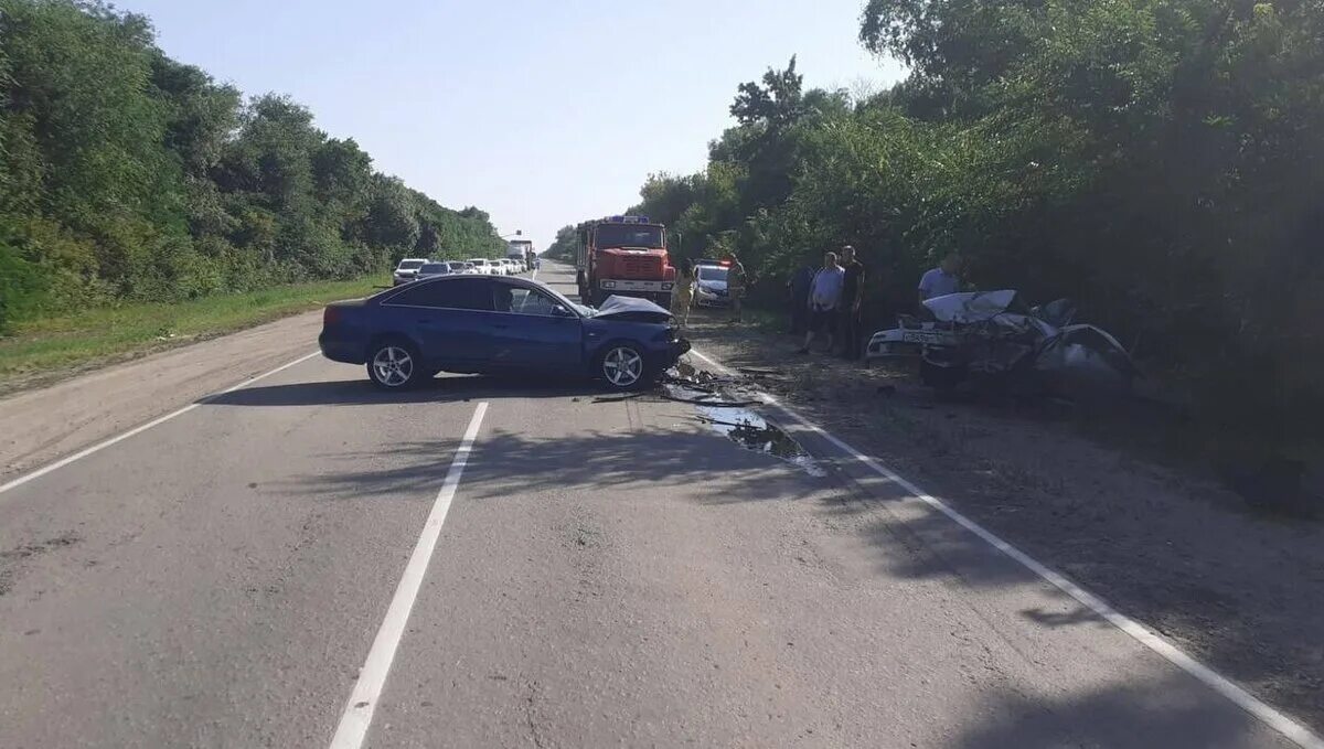 Что случилось в новочеркасске. 18.04.2025 авария в новочеркасске. ростовская дтп новочеркасск. дтп новочеркасск ростовская область.