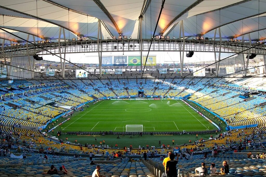Стадион Маракана в Рио-де-Жанейро. Стадион Маракана в Бразилии. Бразилия 4. стадион Маракана (Рио-де-Жанейро). Футбольный стадион Маракана в Бразилии.