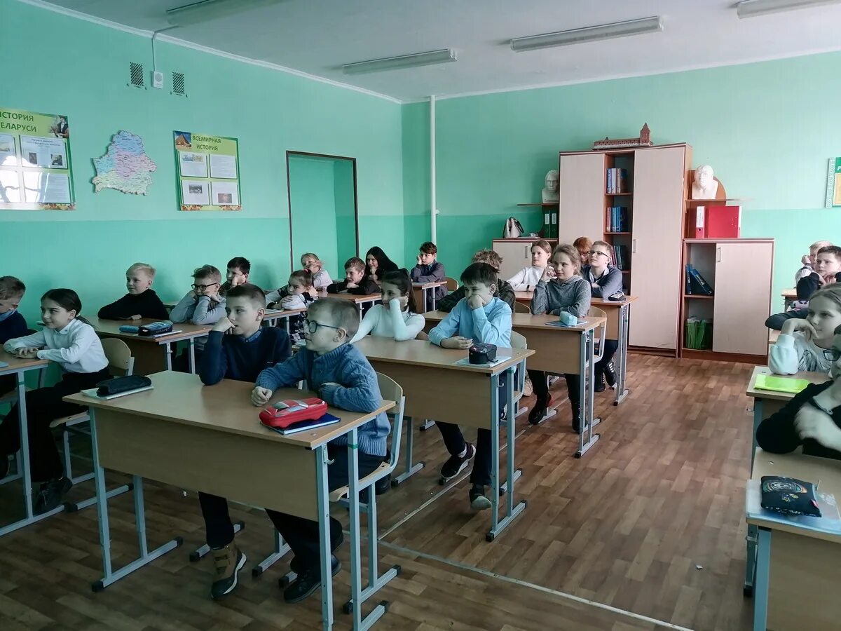 Школа 10 слоним. Средняя школа 10. Школа 10 слоним. Школа 5 г слоним коллектив изнутри. Мисс школа 7 класс.