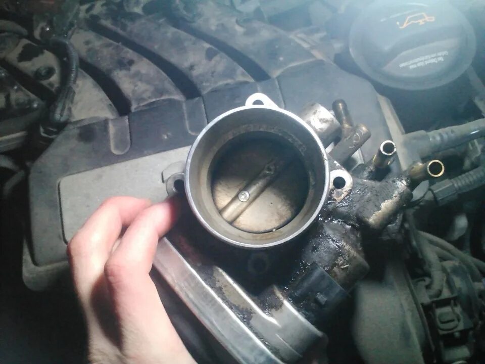 Розборка дроссельной заслонки. Дроссельная заслонка шкода рапид 1. Skoda адаптация дроссельной заслонки. Адаптация дроссельной заслонки форд фокус 3. Skoda адаптация дроссельной заслонки.