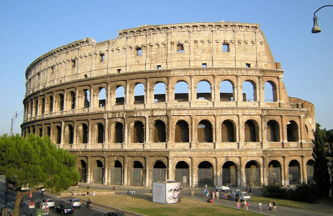 Почему колизей. Колизей в Риме. Колизей или амфитеатр Флавиев. Амфитеатр в Риме. Фото Колизея в древнем Риме.