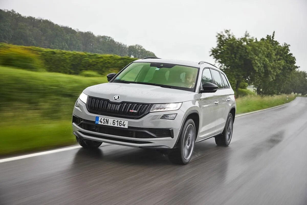 Шкода кодиак раздатка. Skoda kodiaq rs 2025. skoda kodiaq 2025. шкода кодиак 2025 rs. шкода кодиак 2018.