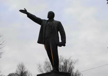 Ленин указывает