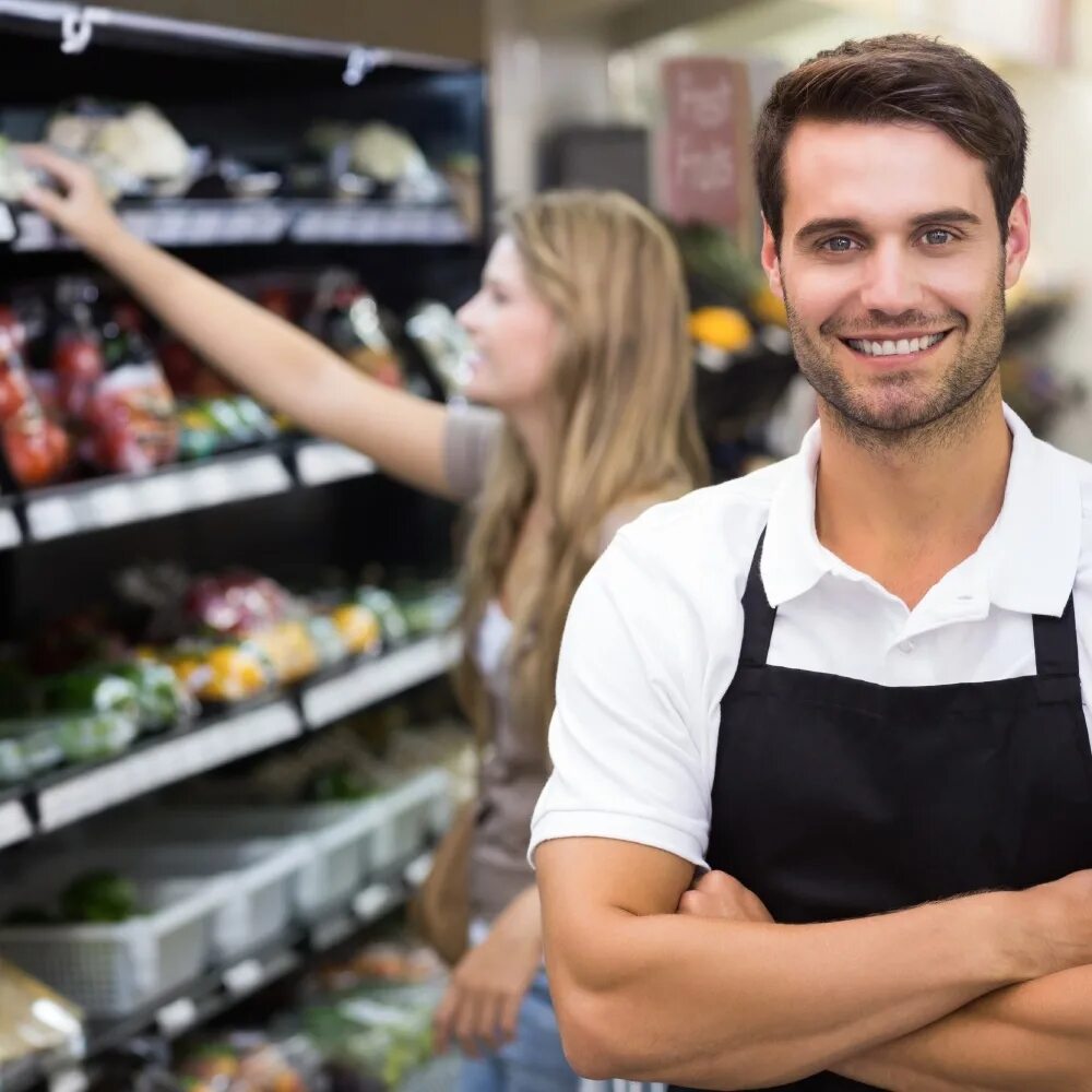 Продавец москва и московская область. Персонал супермаркета. Касса в магазине с продавцом. Продавец кассир. Кассир в кафе.