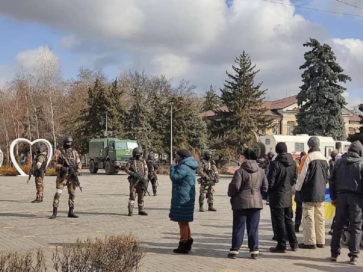 Новости скадовска херсонской. Геническ российские войска. Российские войска в Херсонской области. Российские войска в Херсоне. Войска в городе.