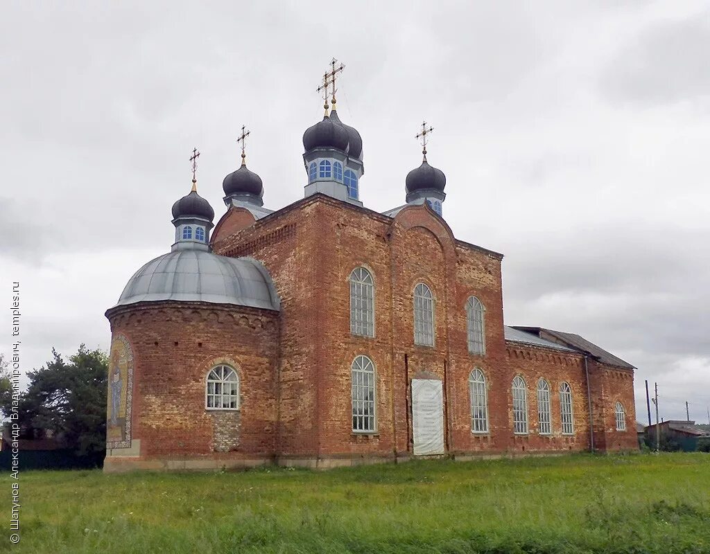 Погода в черноусово. Храм Святой Троицы села Черноусово Белоярского района. Храм в Черноусово. Село Черноусово Белоярского района Свердловской области. Черноусово Свердловская область Церковь.