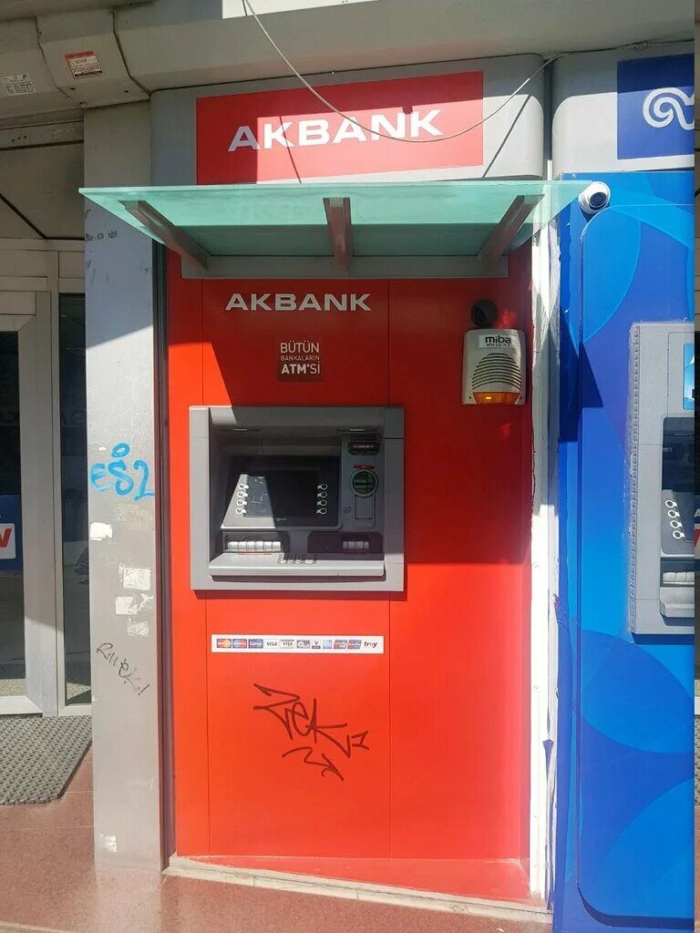 Турецкие банкоматы. Турецкий банкоматы ATM. Akbank Банкомат. Красный Банкомат в Турции. Турция терминал