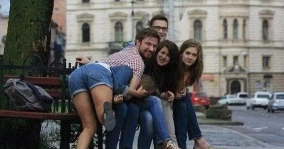 Фото показалось самое смешное. Самое неловкое семейное фото. Фото которые стоит посмотреть дважды. Неудачный ракурс. Фотографии показалось.