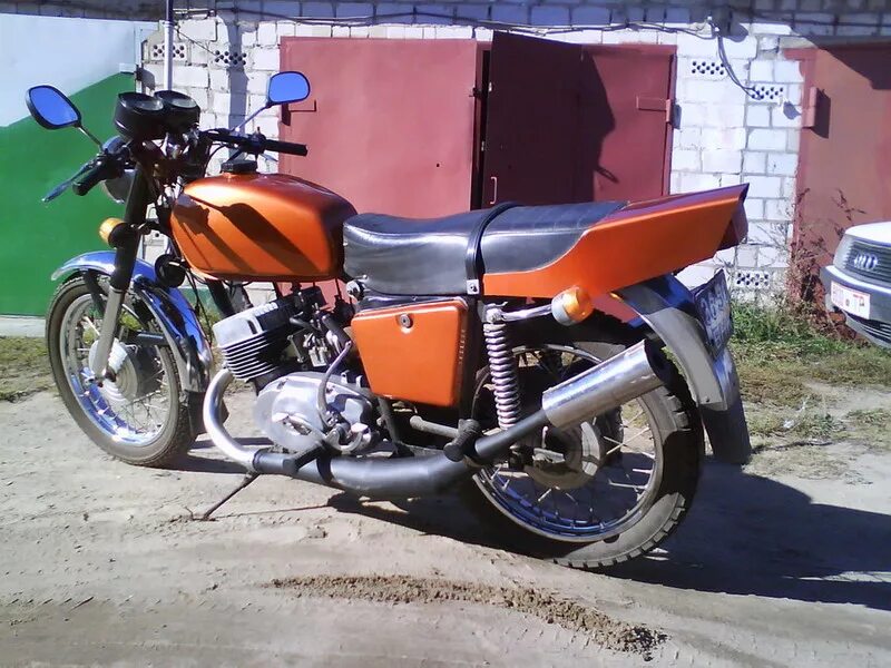 Юпитер 5 спорт. Мотоцикл иж юпитер 5. Иж юпитер 5 под спорт. Иж юпитер 5 тинингованфй. Обвес на иж планета 5.