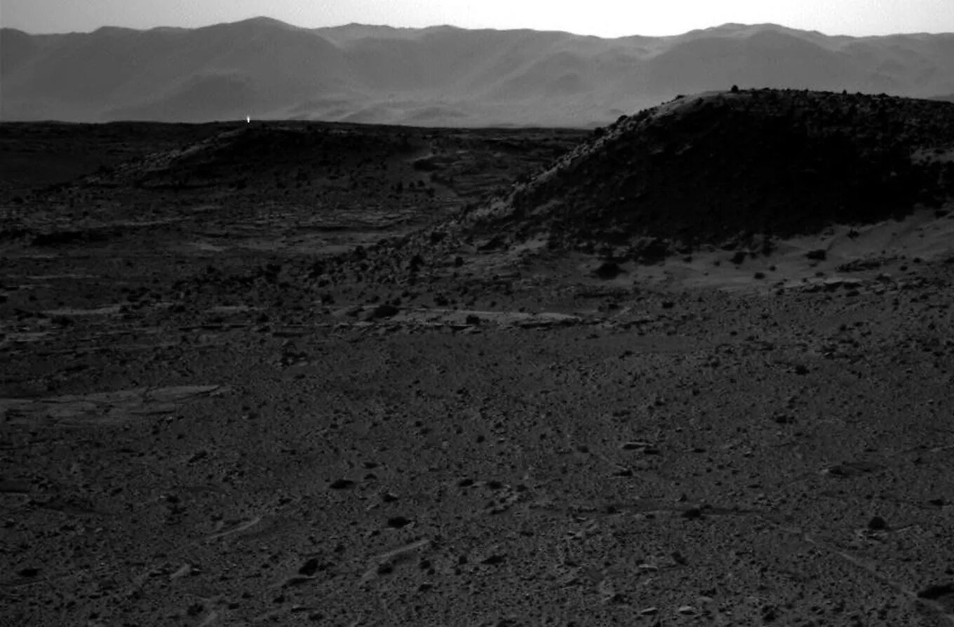 Загадочные объекты. Снимки Марса с марсохода. Загадочные снимки с Марса Кьюриосити. Марс снимок с марсохода. Марс снимки НАСА реальные.