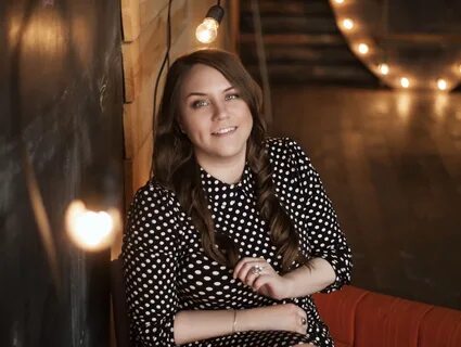 Уральская актриса Ксения Корнева рассказала о работе в шоу "Уральские пельмени",