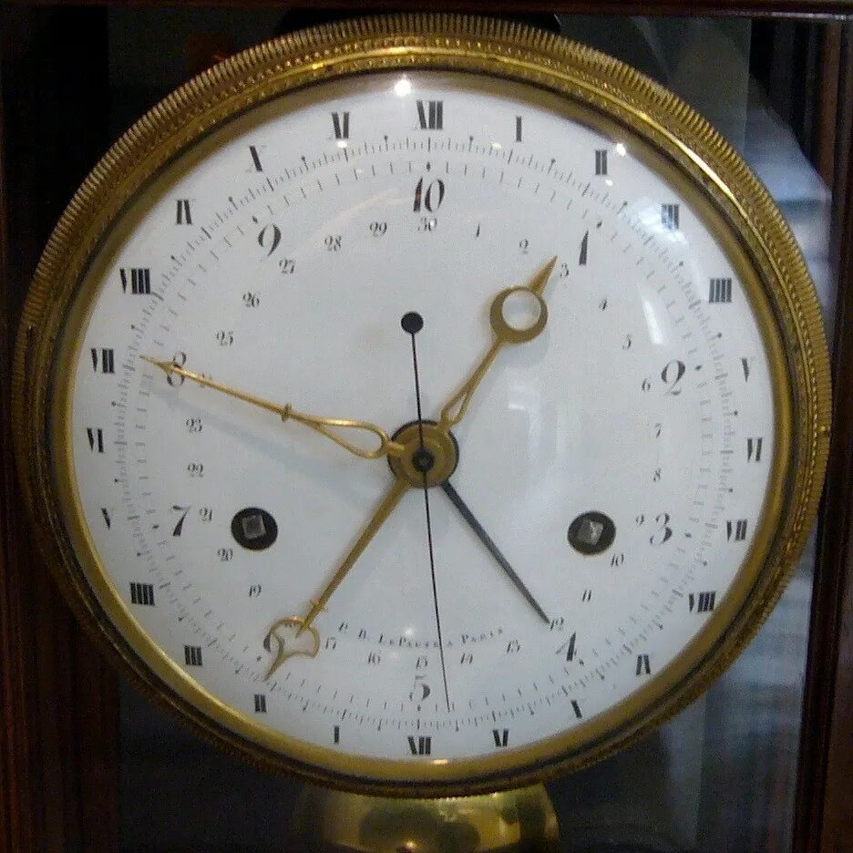 10 часов 24 минуты. Часы времен французской революции. Десятичные часы. Французские революционные часы. Метрические часы.