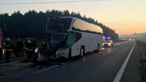 Попали в автобусе в аварию