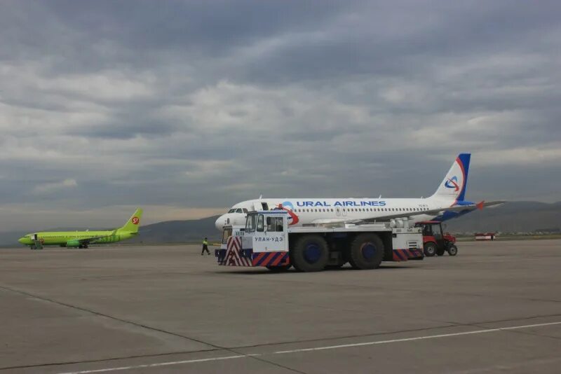 Самолет москва иркутск. Приземлился самолет иркутск москва. москва иркутск самолет. самолёт уральские авиалинии в иркутске. в росси самалет приземлися в иркутске.