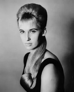 American Country Artist Tammy Wynette 1967 Vintage Portrait Picture. 