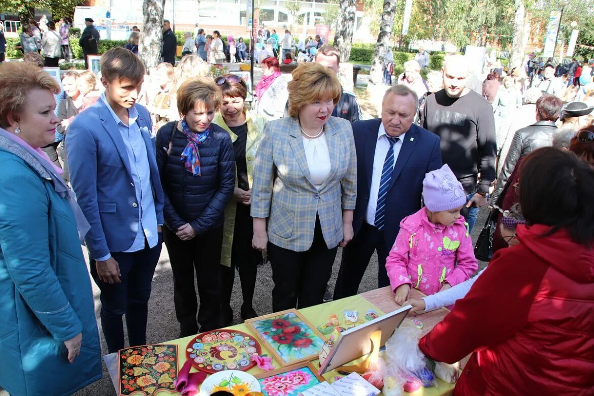 Сайт г новочебоксарск. Аллея славы Новочебоксарск. День города Новочебоксарск. Детский сад 7 Новочебоксарск. Творческий бульвар Чебоксары.