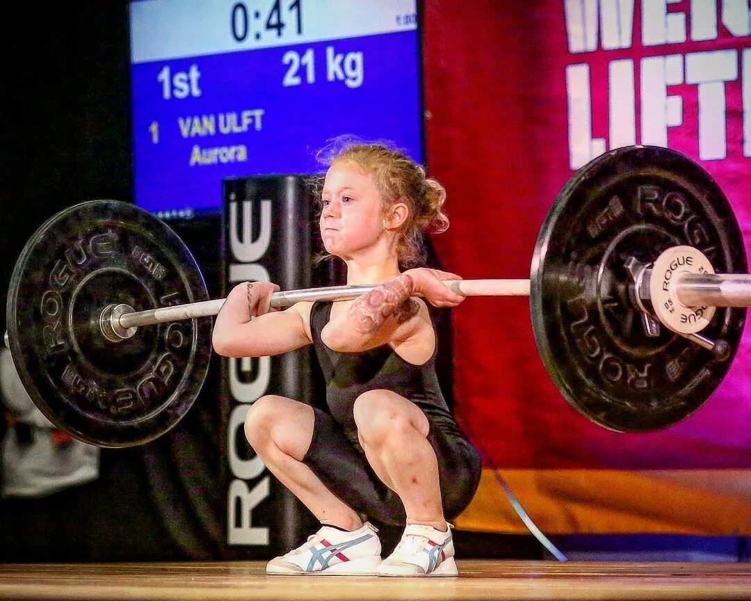 сильные маленькие девочки. наумова, марьяна александровна 2022. сильные маленькие девочки. спортсменка марьяна наумова. сильная девочка.