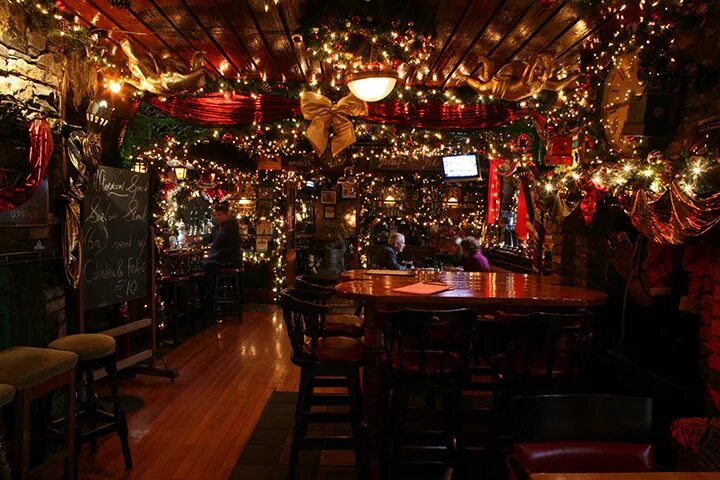 Хай бар. Европейский ресторан на рождество. Тольятти новогодние развлечения для детей. Новогоднее оформление кафе. Украсить кафе к новому году.