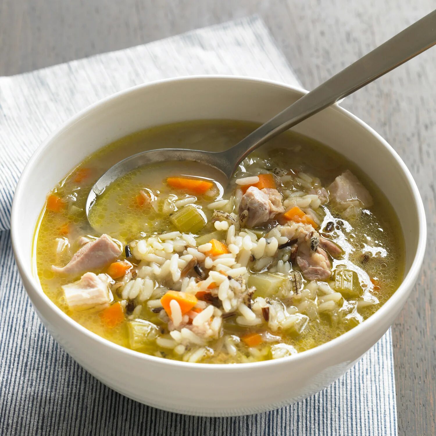 Какой вкусный суп. Рисовый суп на курином бульоне. Гречка Мастава. Мазулевский суп. Рисовый суп армянский.