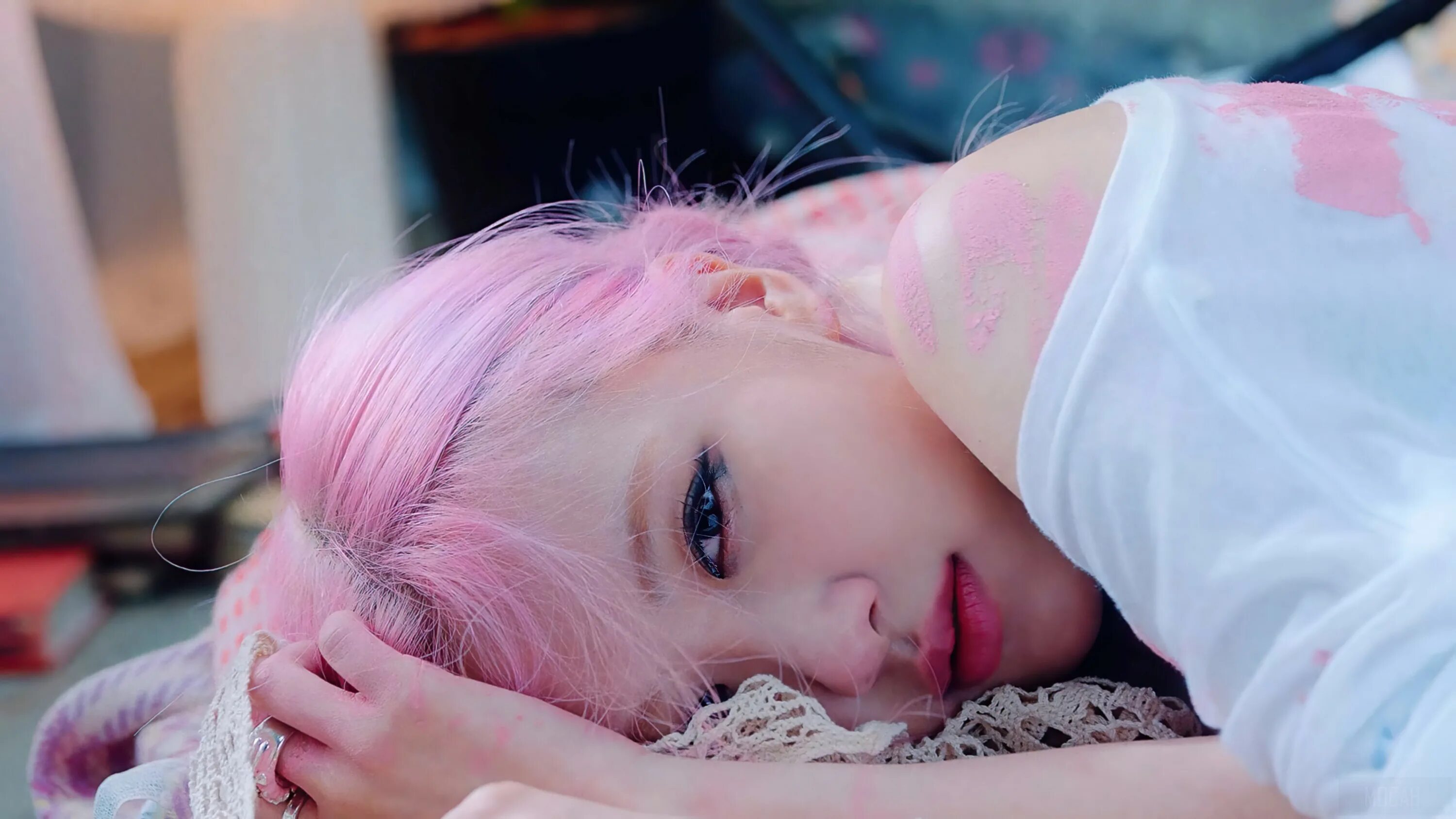 Розэ блэкпинк 2020 lovesick girls. Розовые девочки песня. Группа blackpink 2021. Side beauty. Пинк пинк пинк герл песня дольче милк 24 часа.