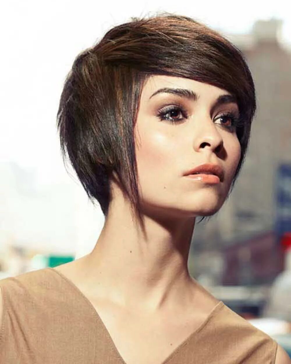 боб с длинной челкой. боб с длинной челкой. стрижка боб градуированный укороченный. асимметричный боб каре. стрижка каре асимметрия боб боб.