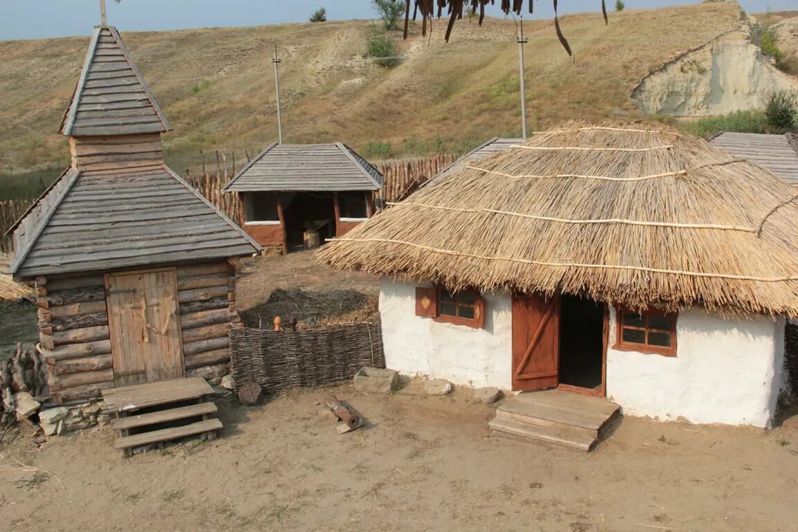 Казачьи городки. Левыкинский казачий городок. Левыкинский казачий городок-музей Урюпинский. Казачьи поселения на Ставрополье жизнь и быт Линейцев. Урюпинск этнографический музей «Левыкинский городок».