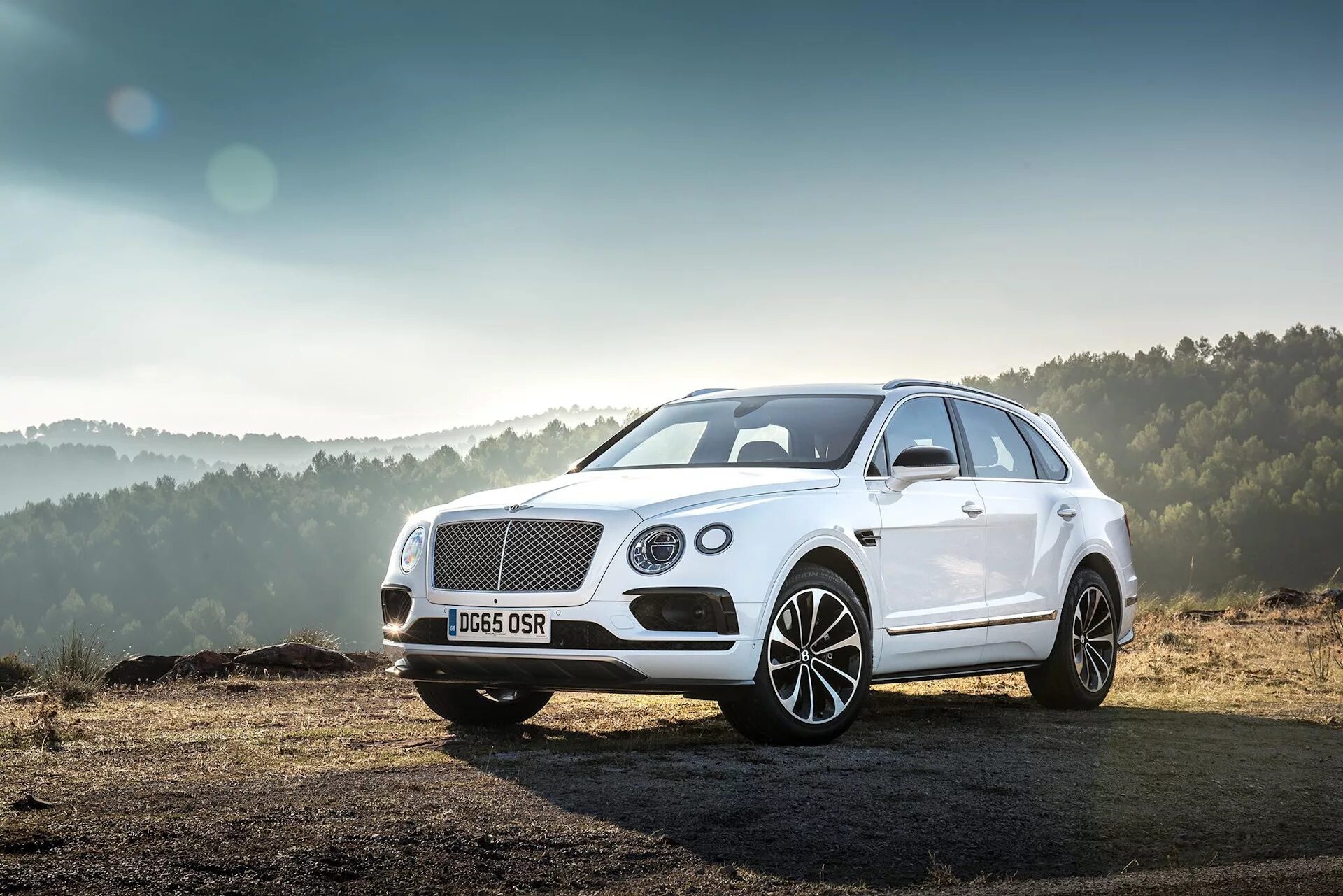 Бентли бентайга 2016. Бентли Бентайга 2022. Внедорожник Bentley Bentayga. Джип Бентли Bentayga.