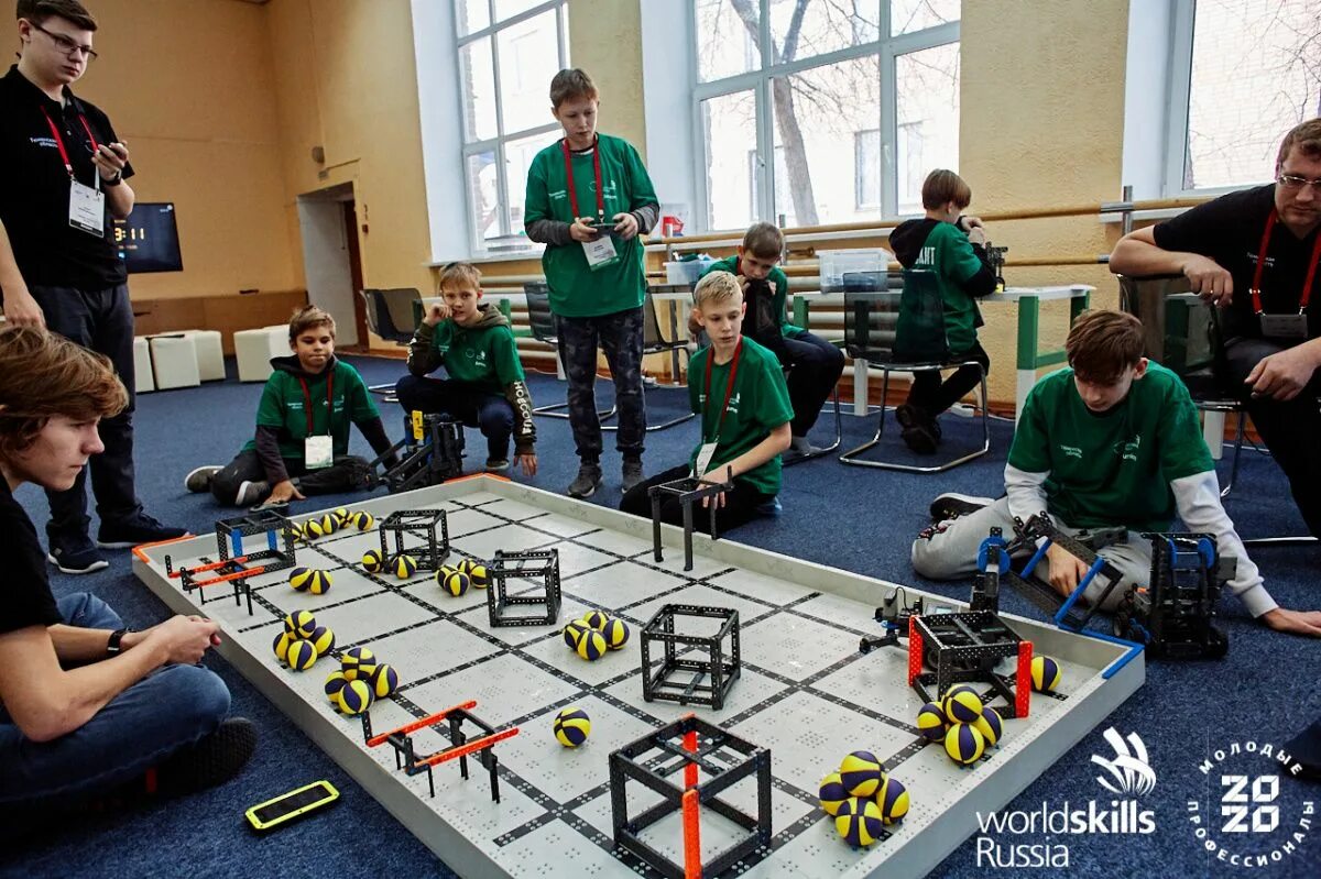 Мехатроника и мобильная робототехника специальность. Ворлдскиллс мехатроника екатеринбург. Робототехника. 04. Колледж мехатроники и пищевой индустрии.