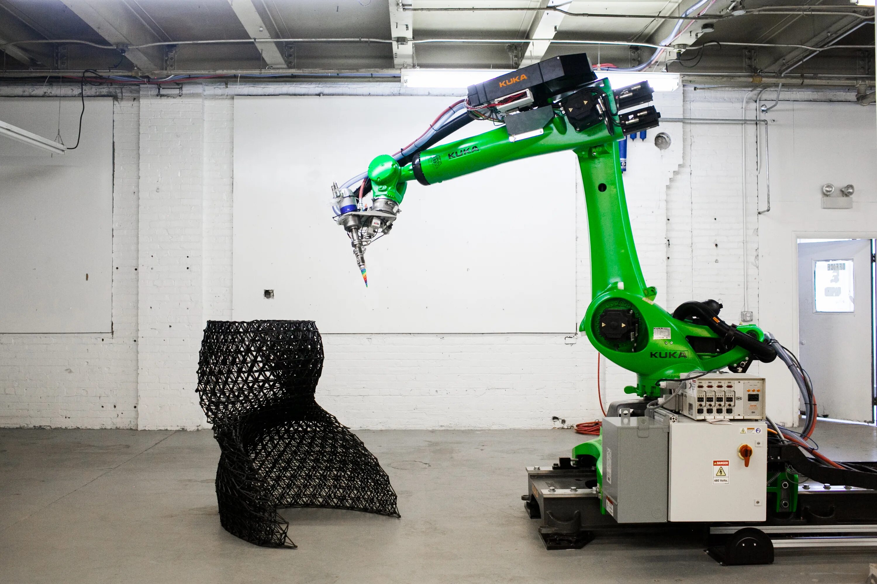 3d печать робот. 3d принтер kuka. робот манипулятор на 3д принтере. 3d printer манипулятором. 3d-принтеры с роботизированными манипуляторами.