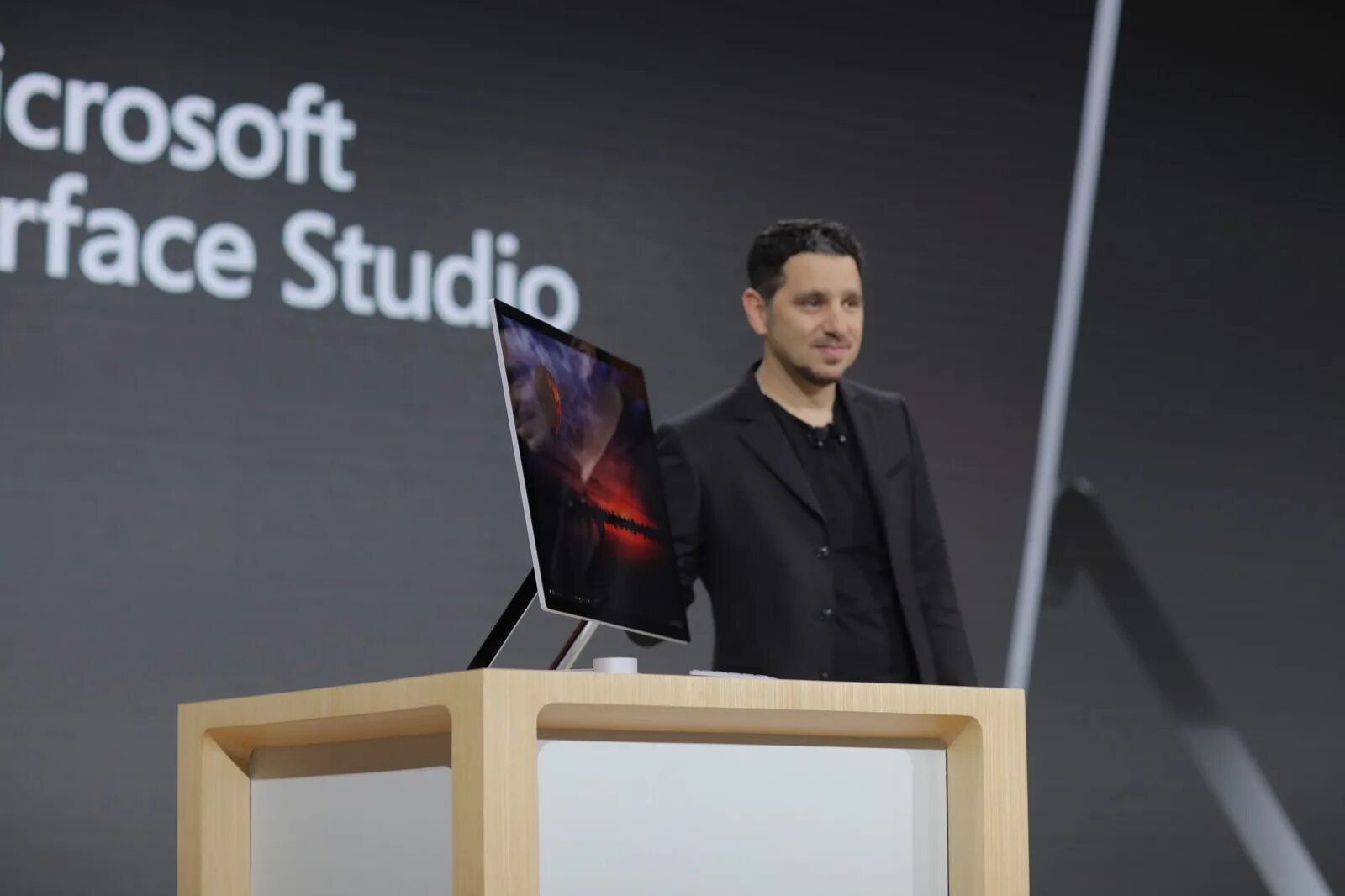 Майкрософт студия. Майкрософт студио в сериале. Un Studio Microsoft. Microsoft Studio book.