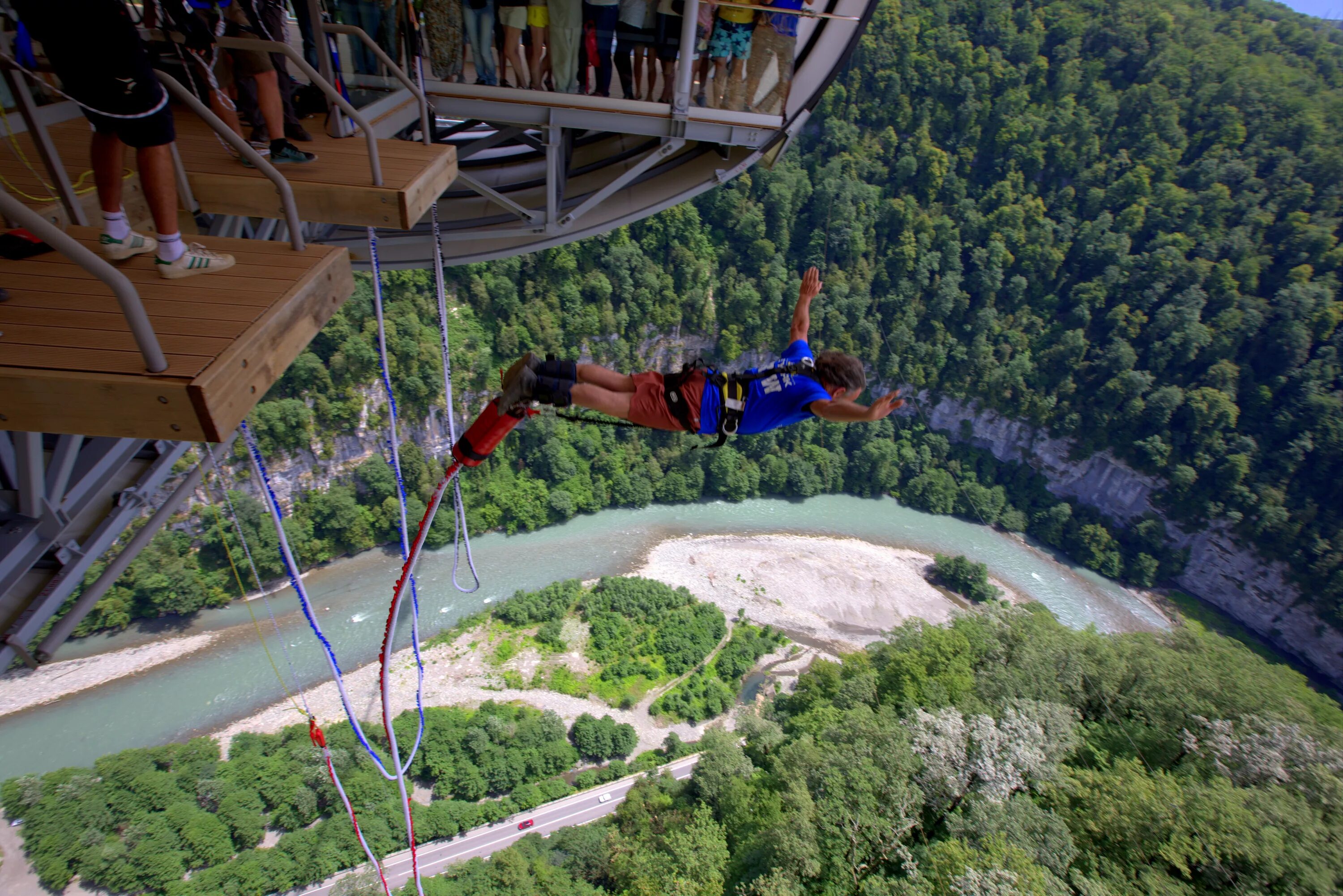 Skypark phuket. Сочи парк Скай парк тарзанка. Экстрим парк Сочи Skypark. Скайпарк Сочи прыжок. Скайпарк Эй Джей Хаккетт Сочи.