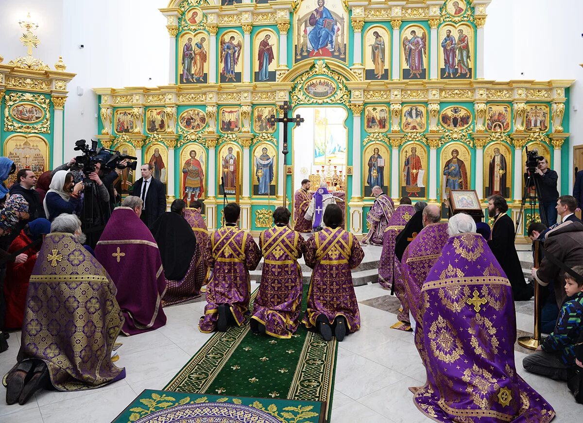 Храм всех святых в земле русской просиявших в Черемушках. Храм всех святых в Черемушках настоятель. Храм всех святых в новых Черемушках Москва. Храм всех святых земле Российской просиявших в Сирии.