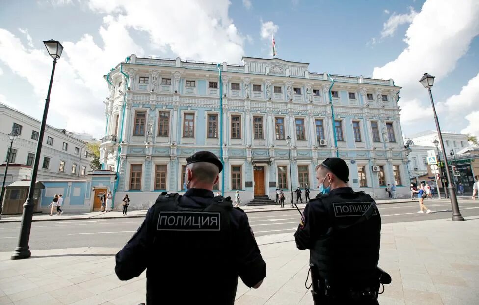 Посольство рф в беларуси. Посольство Беларуси в Москве. Посольство РФ В Белоруссии. Здание посольства Белоруссии в Москве. Посольство Беларуси в Москве фото.