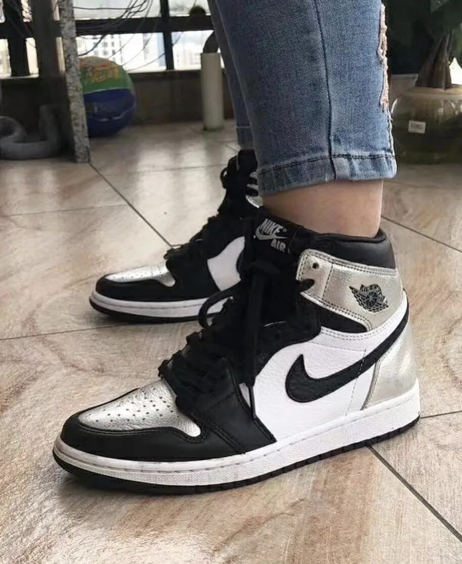 Jordan 1 toe. Nike air jordan 1 retro high og black white. air jordan 1 silver toe. jordan 1 retro high silver toe. nike air jordan 1 high og silver.