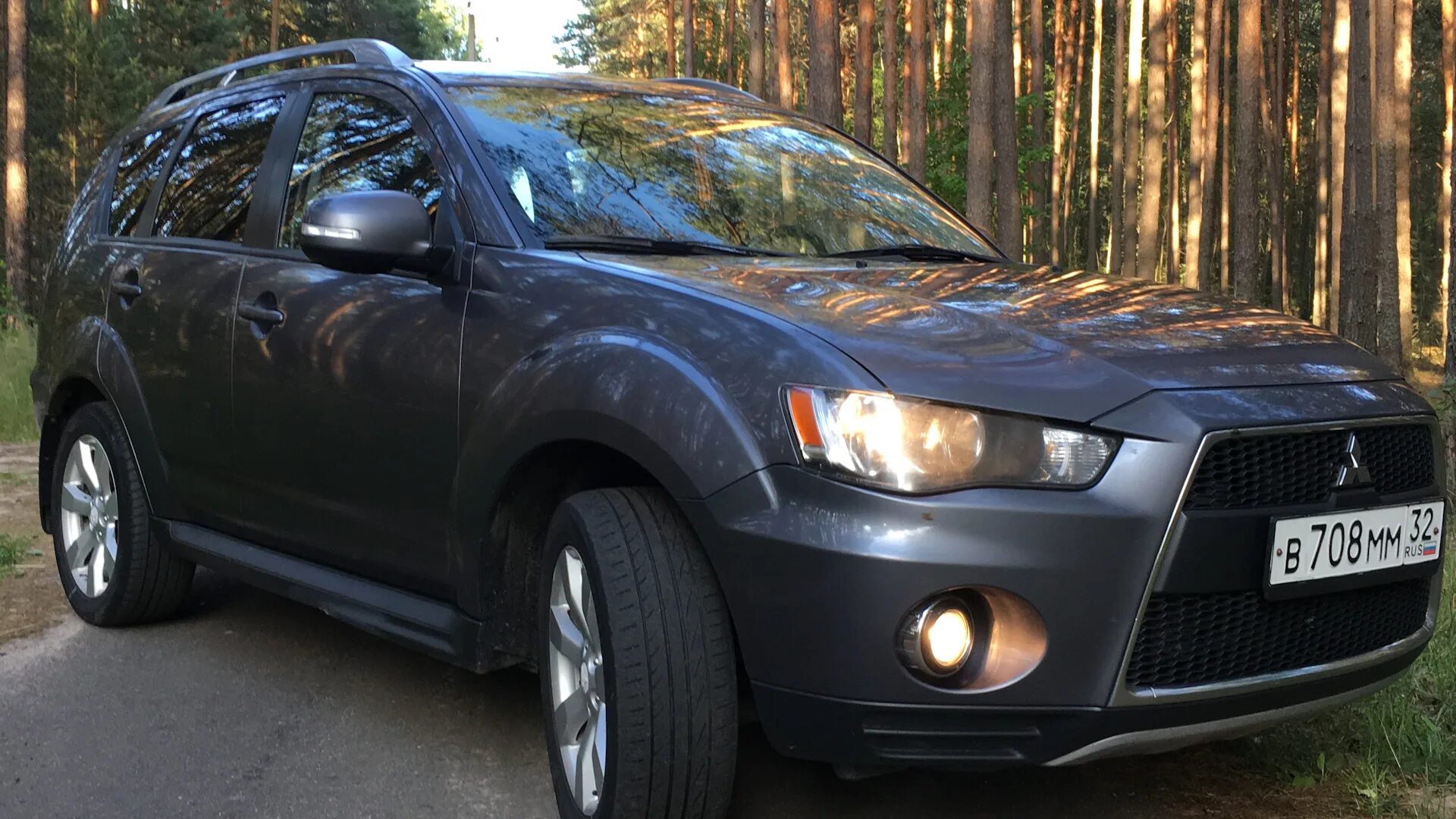 Outlander XL 2010. Mitsubishi Outlander XL 2.4. Мицубиси Аутлендер XL 2010. Аутлендер XL 2.4 2012.