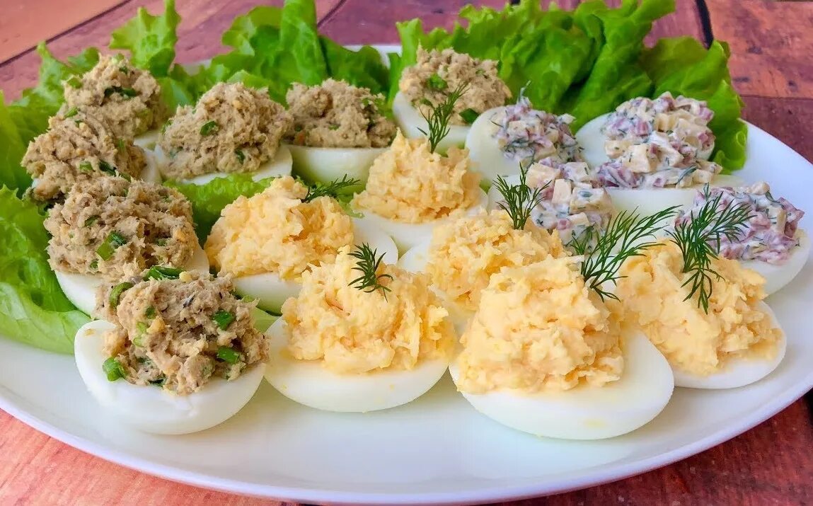 Яйца фаршированные беконом. Яйца с начинкой. Фаршированные яйца. Вкусная начинка для яиц. Вкусная начинка для яиц.