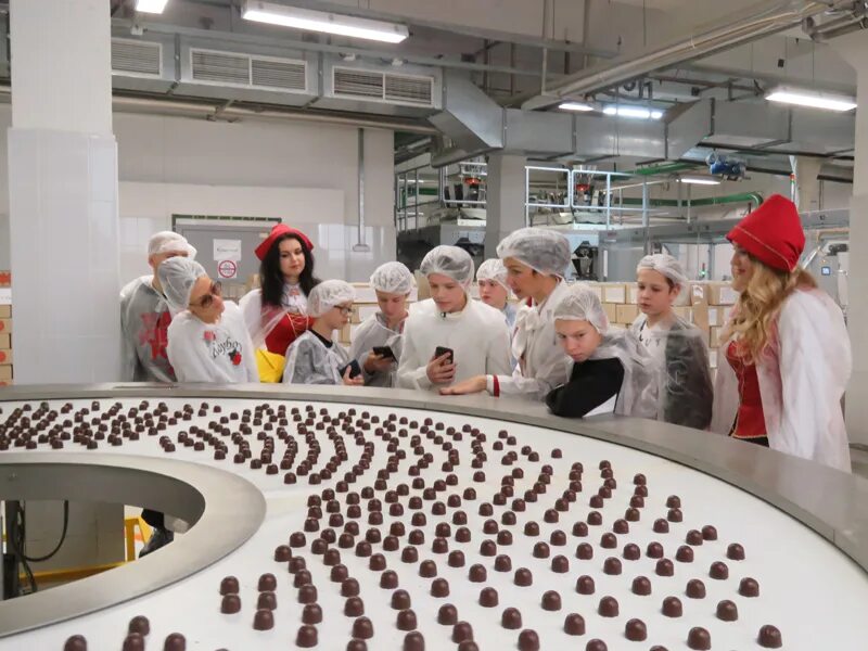 Шоколадная фабрика Фруже экскурсия. Шоколадная фабрика Фруже Калужская. Шоколадная фабрика Фруже в Обнинске. Фруже экскурсия кондитерская фабрика. Маленькая шоколадная фабрика
