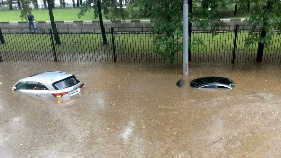 Москву затопило. Наводнение в москве сегодня. В москепотоп. Наводнение в москве сегодня. Наводнение в москве.